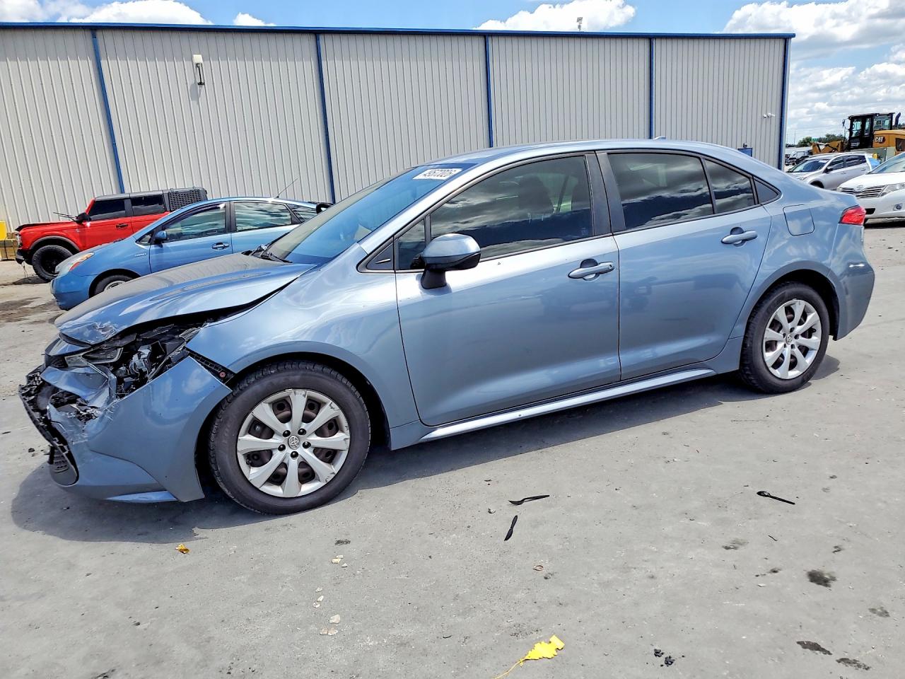 2020 Toyota Corolla LE, VIN JTDEPRAE2LJ070257 — Front end