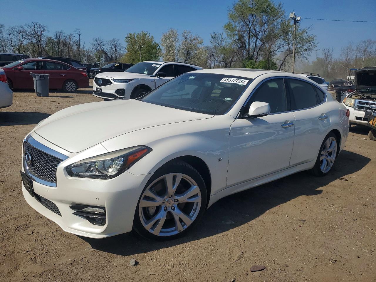 2017 Infiniti Q70 3.7, VIN JN1BY1AP4HM740824 — Side