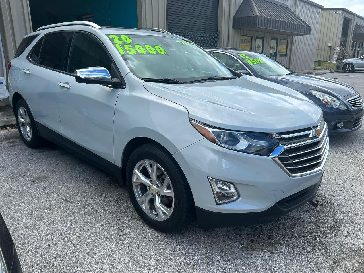 2020 Chevrolet Equinox Premier, VIN 3GNAXNEV3LS576025 — Prior damage history