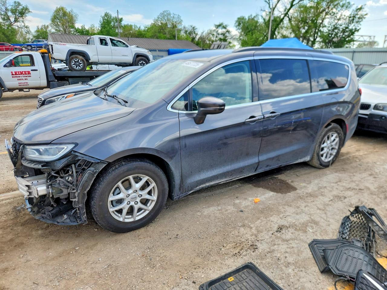 2022 Chrysler Pacifica Touring L, VIN 2C4RC1BG3NR132925 — Перед