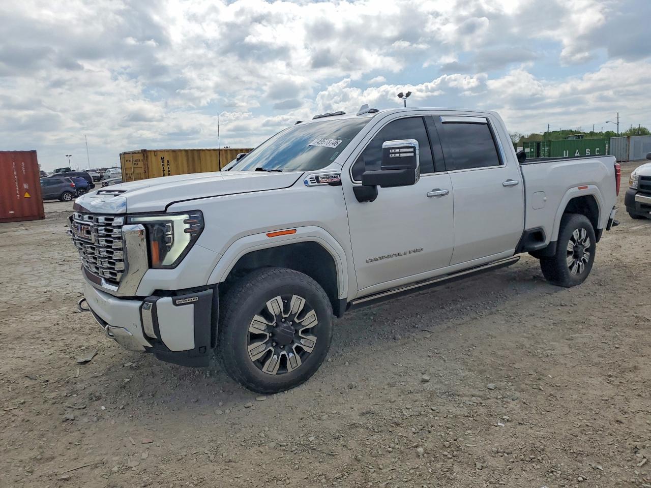 2024 GMC Sierra 2500HD Denali, VIN 1GT49REY3RF104308 — Front end