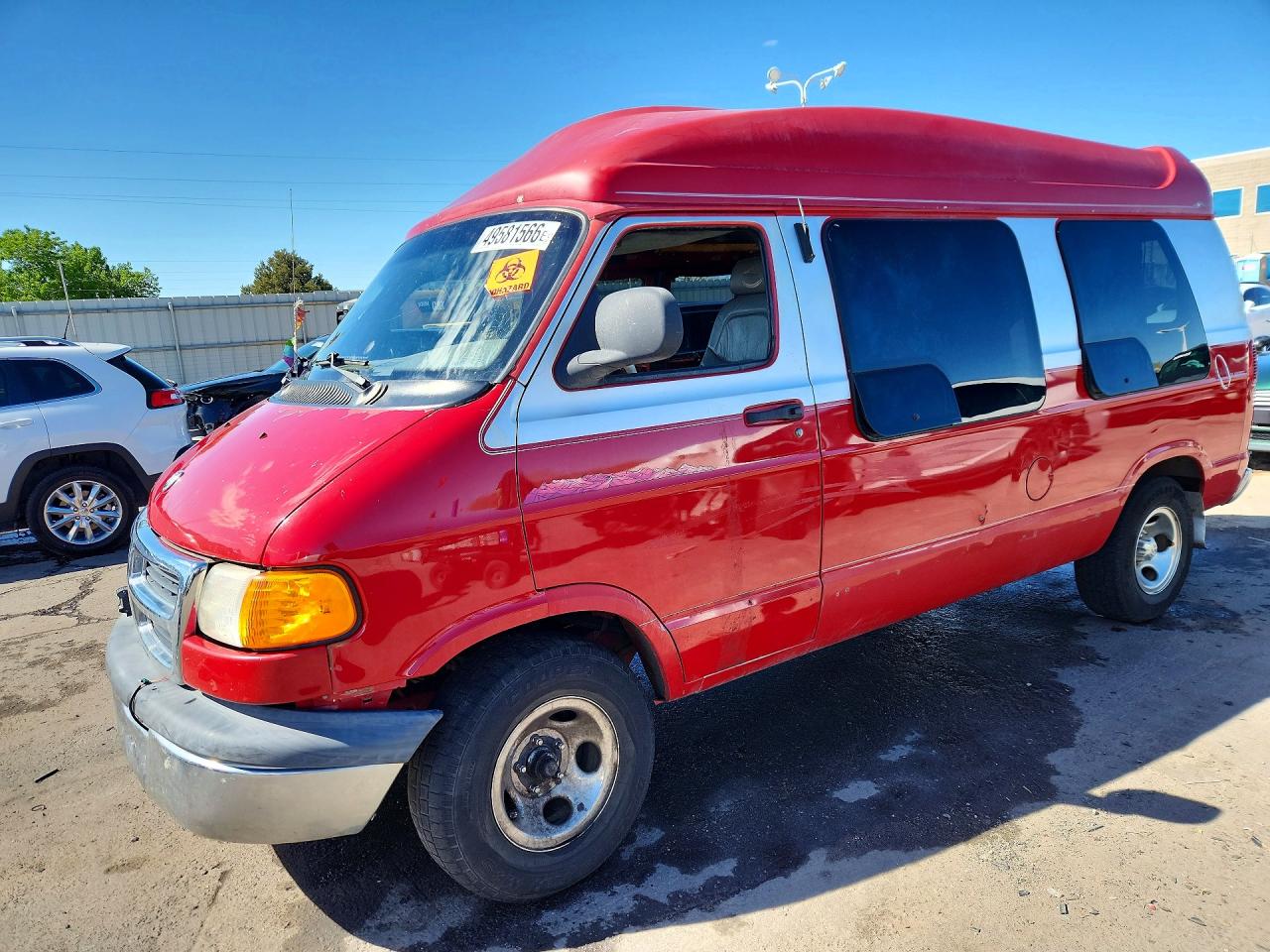 2000 Dodge Cargo Conversion, VIN 2B6HB11Y5YK131432 — Бок