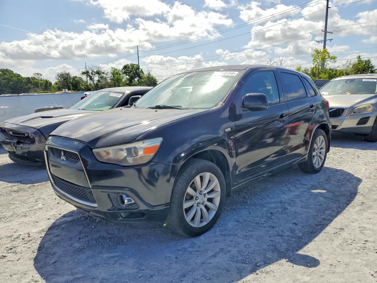 2011 Mitsubishi Outlander SE, VIN JA4AR4AU1BZ003906 — Minor dents and scratches