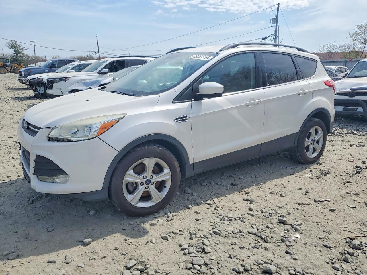 2016 Ford Escape SE, VIN 1FMCU9G95GUA34864 — Мелкие вмятины и царапины