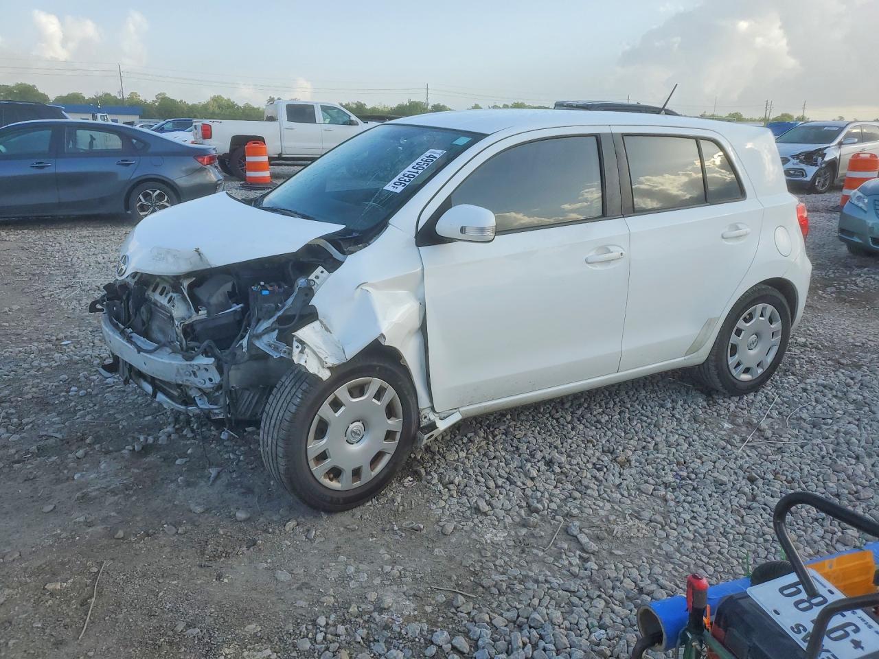 2010 Scion xD, VIN JTKKU4B45AJ053043 — Front end