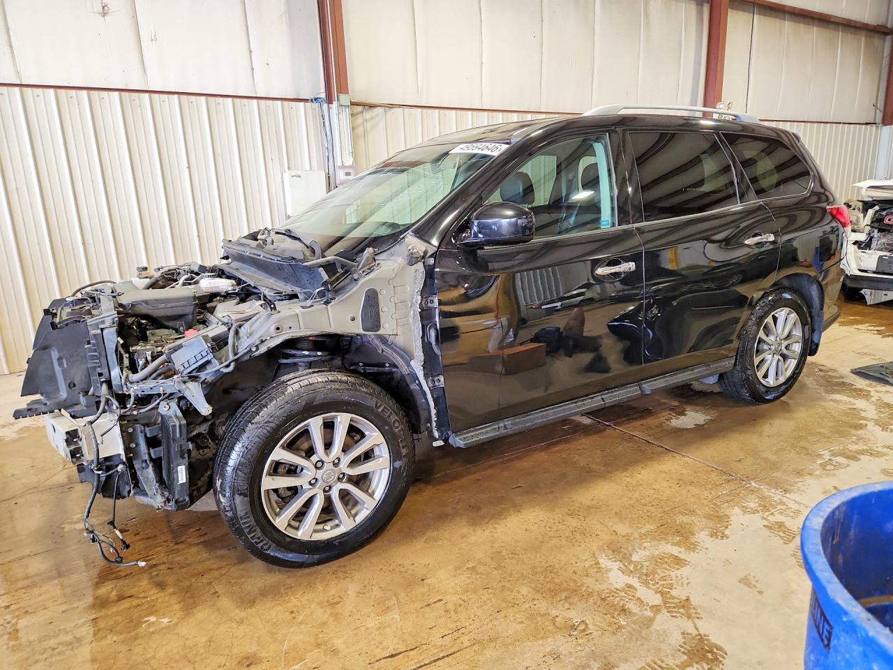 2015 Nissan Pathfinder Platinum, VIN 5N1AR2MM2FC702746 — Перед