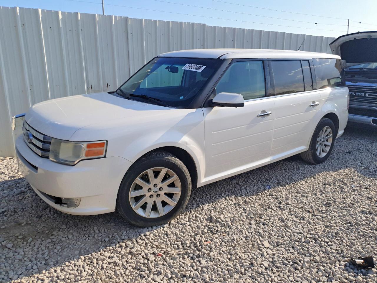 2010 Ford Flex SEL, VIN 2FMGK5CC7ABB36696 — Перед