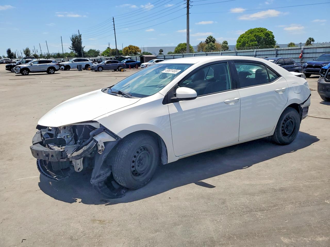 2014 Toyota Corolla LE, VIN 2T1BURHE2EC107016 — Front end