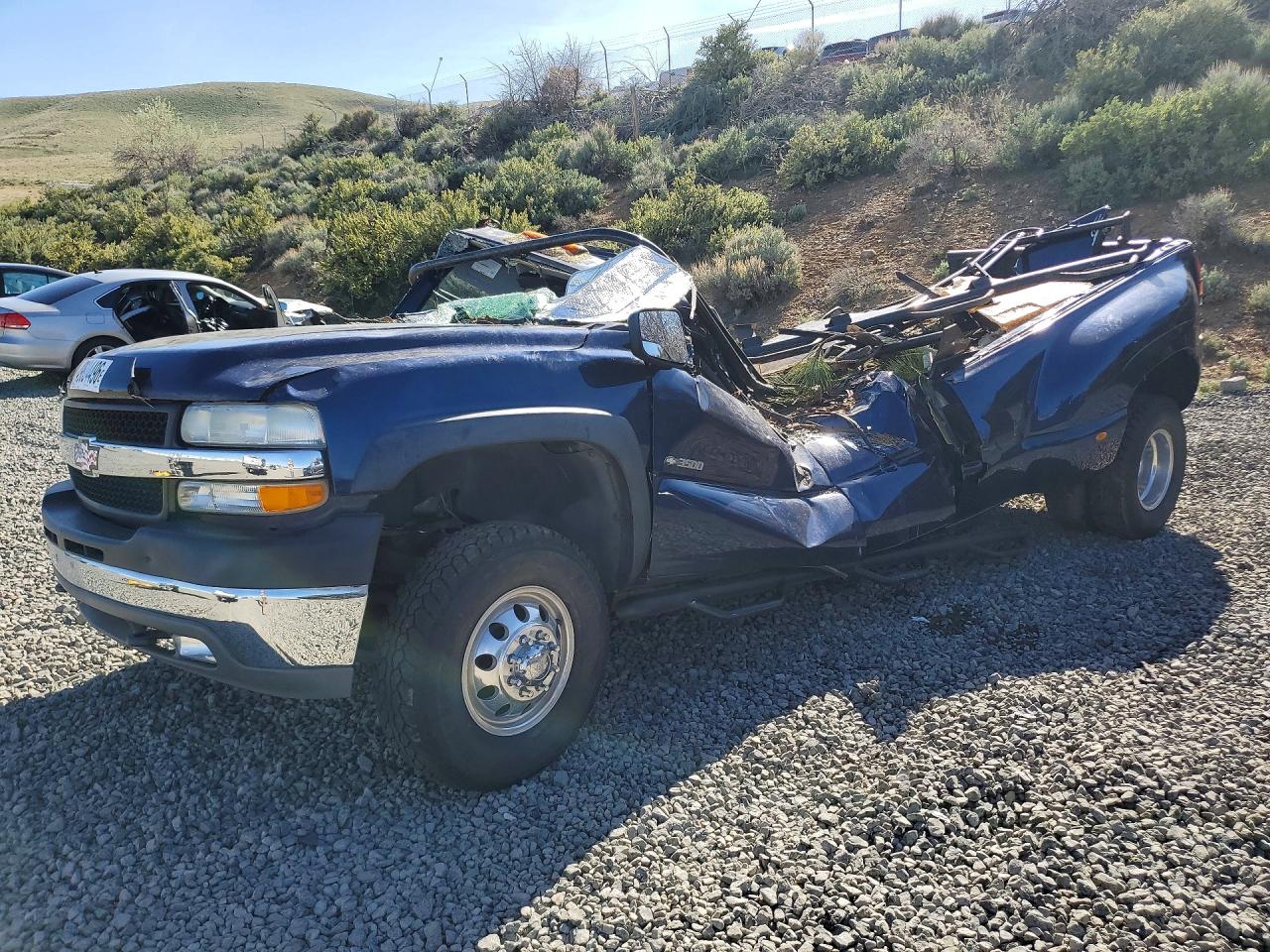 2001 Chevrolet Silverado 3500 LS, VIN 1GCJK39G11E323493 — All over
