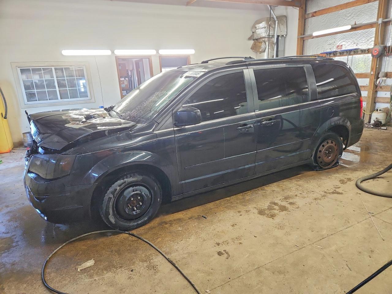 2008 Chrysler Town & Country Touring, VIN 2A8HR54P38R682928 — Engine fire