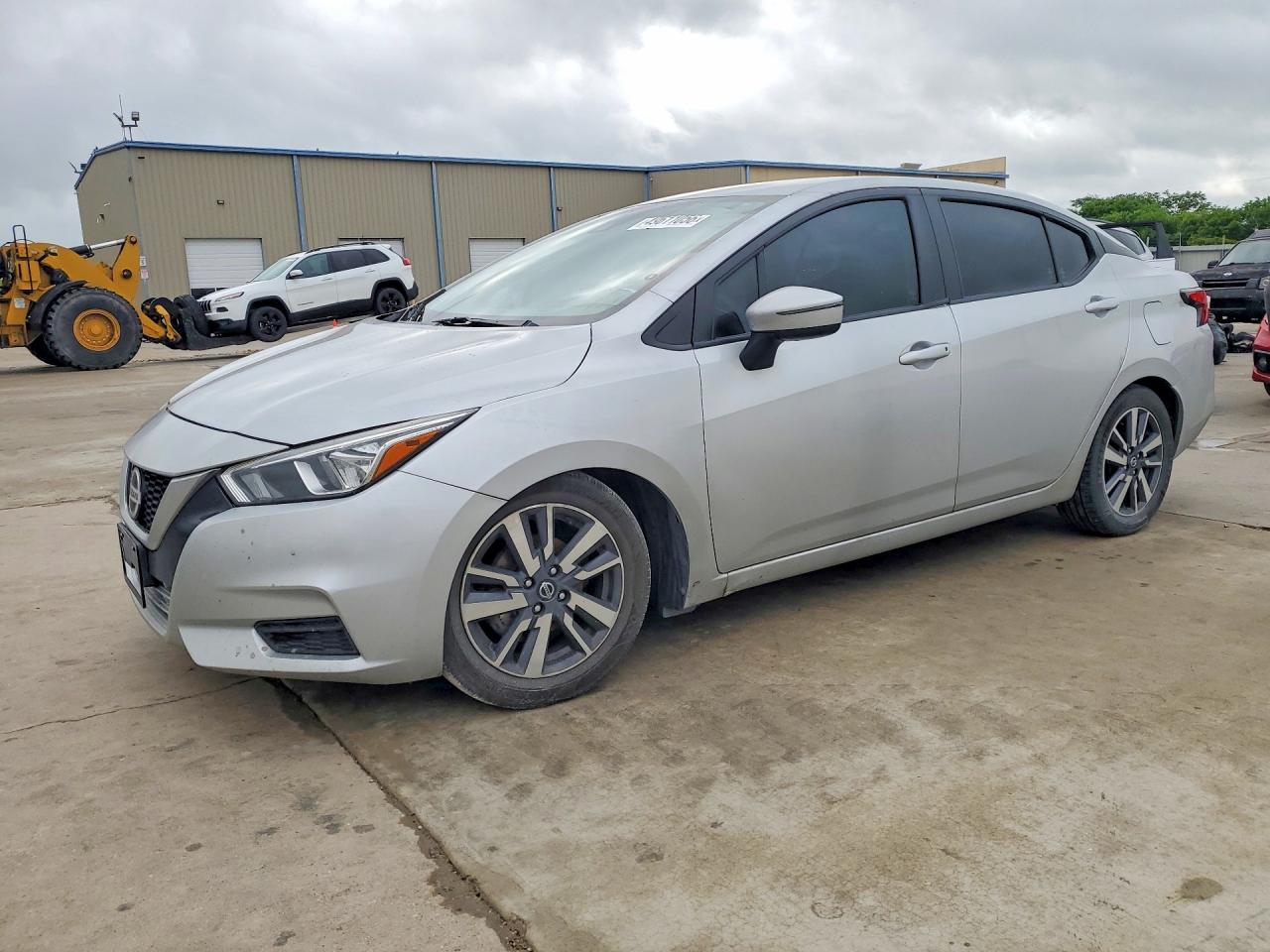 2020 Nissan Versa SV, VIN 3N1CN8EVXLL825491 — Обычный износ