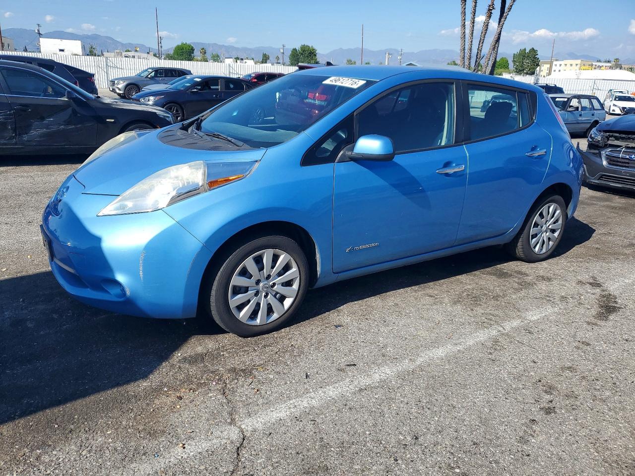 2013 Nissan LEAF SV, VIN 1N4AZ0CP9DC413144 — Side