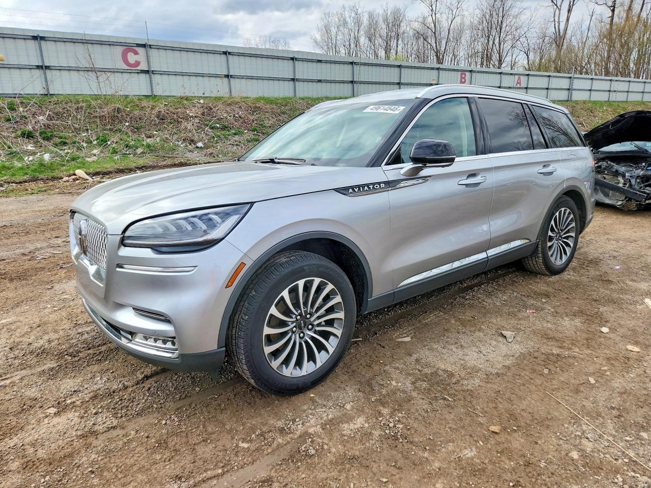2020 Lincoln Aviator Reserve, VIN 5LM5J7XC2LGL16967 — Side