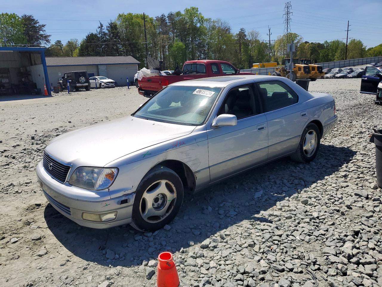 2000 Lexus LS 400, VIN JT8BH28F8Y0167626 — Front end