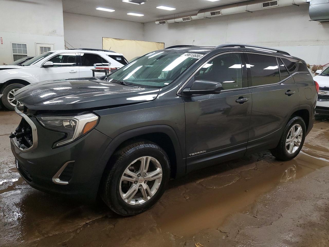 2019 GMC Terrain SLE, VIN 3GKALTEV7KL137450 — Перед