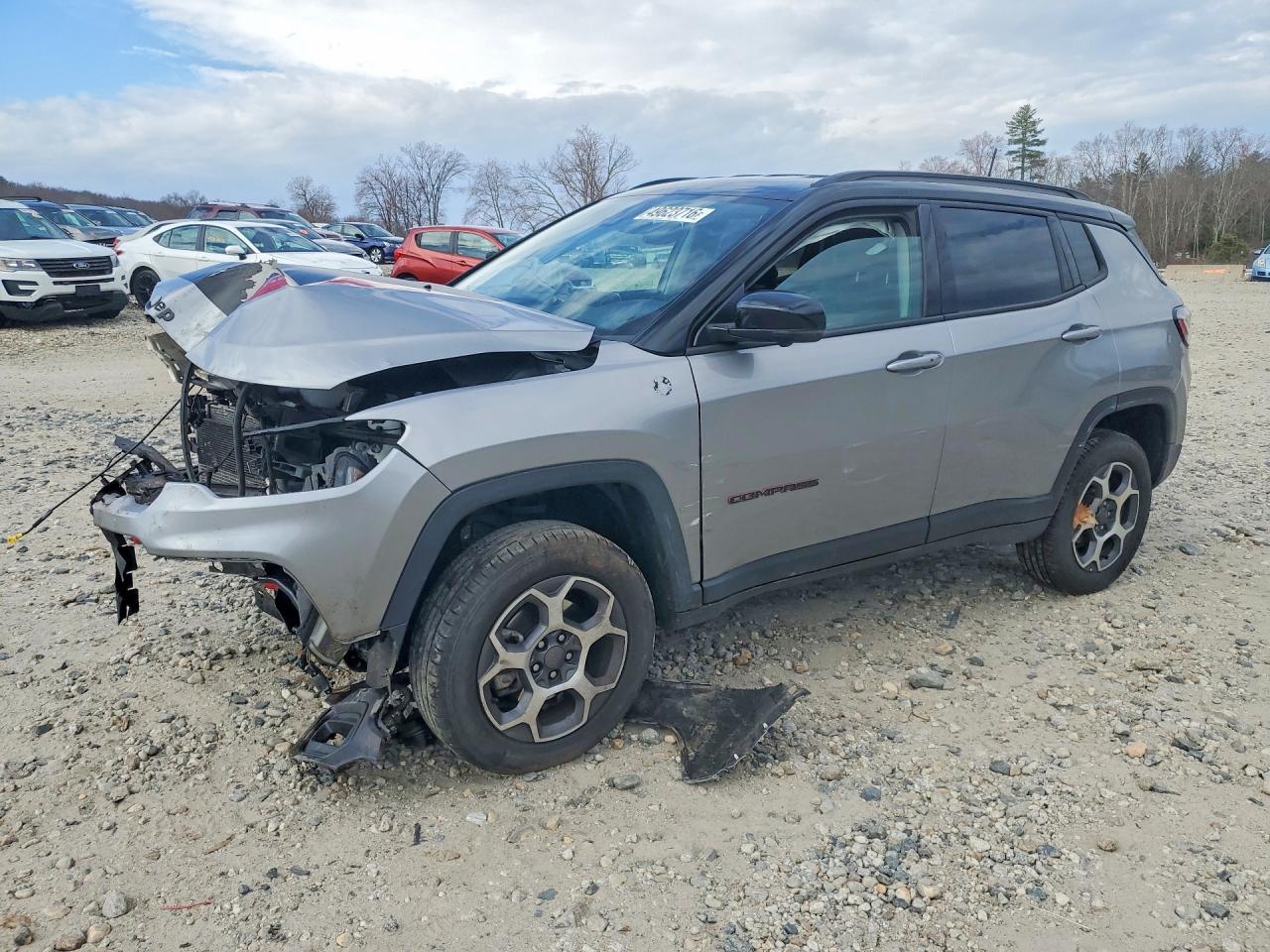 2022 Jeep Compass Trailhawk, VIN 3C4NJDDB5NT200663 — Front end