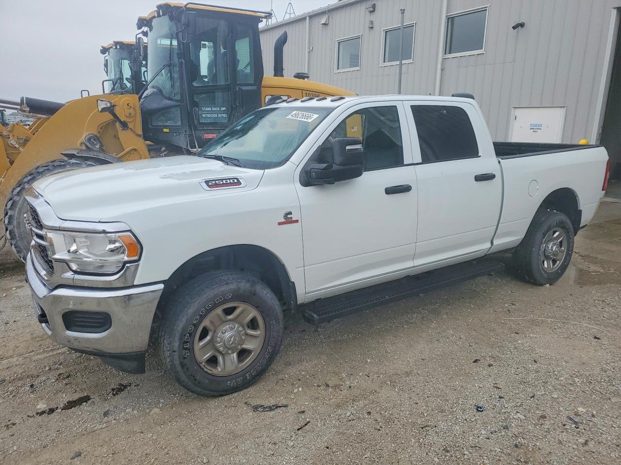 2024 Ram 2500 Tradesman, VIN 3C6UR5CL0RG223746 — Фото с аукциона 1 of 4