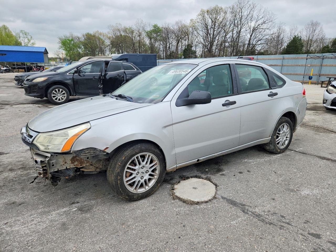 2011 Ford Focus SE, VIN 1FAHP3FN6BW168475 — Front end