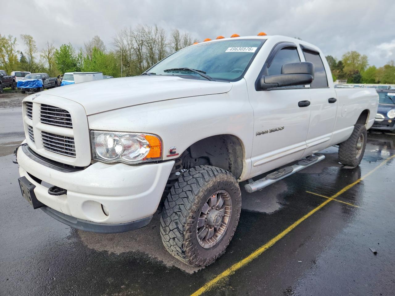 2004 Dodge 3500 ST, VIN 3D3LU38C94G196028 — Пожар в моторном отсеке