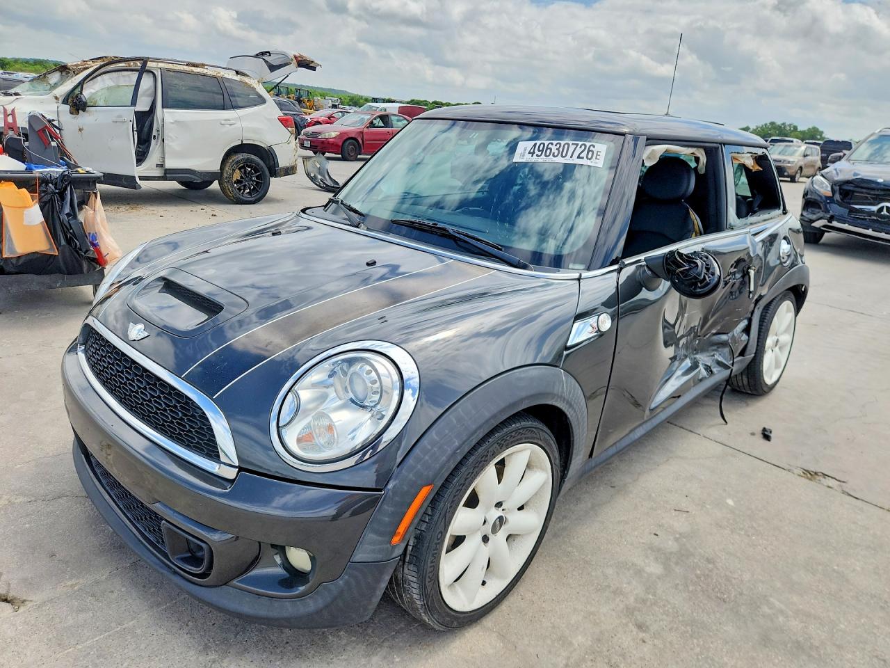 2011 MINI Hardtop S, VIN WMWSV3C54BTY15934 — Side