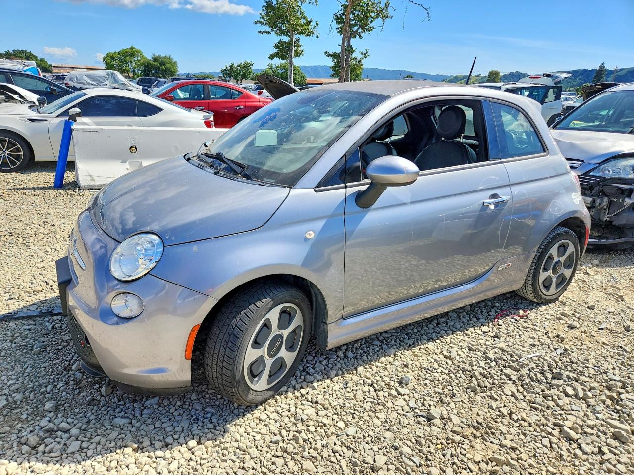 2015 FIAT 500e, VIN 3C3CFFGE9FT672672 — Vandalism