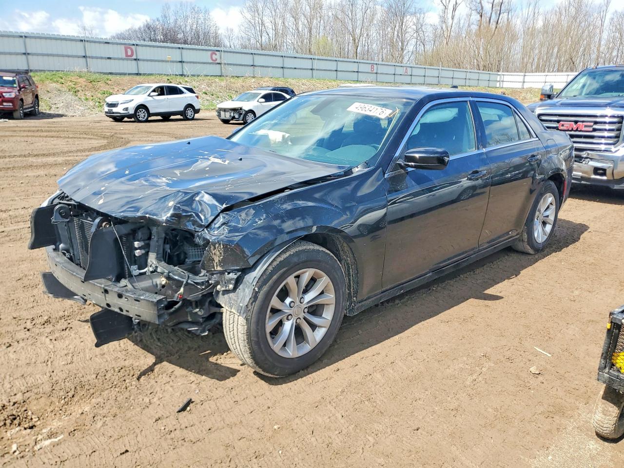 2018 Chrysler 300 Touring, VIN 2C3CCAAG4JH340291 — Перед