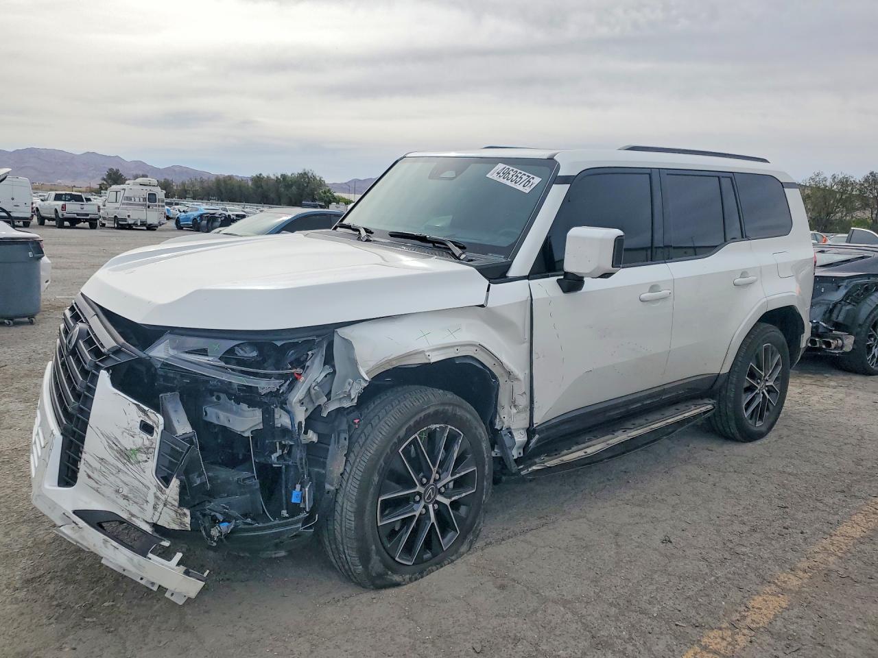 2025 Lexus GX 550 Premium+, VIN JTJTBCDX9S5052066 — Перед