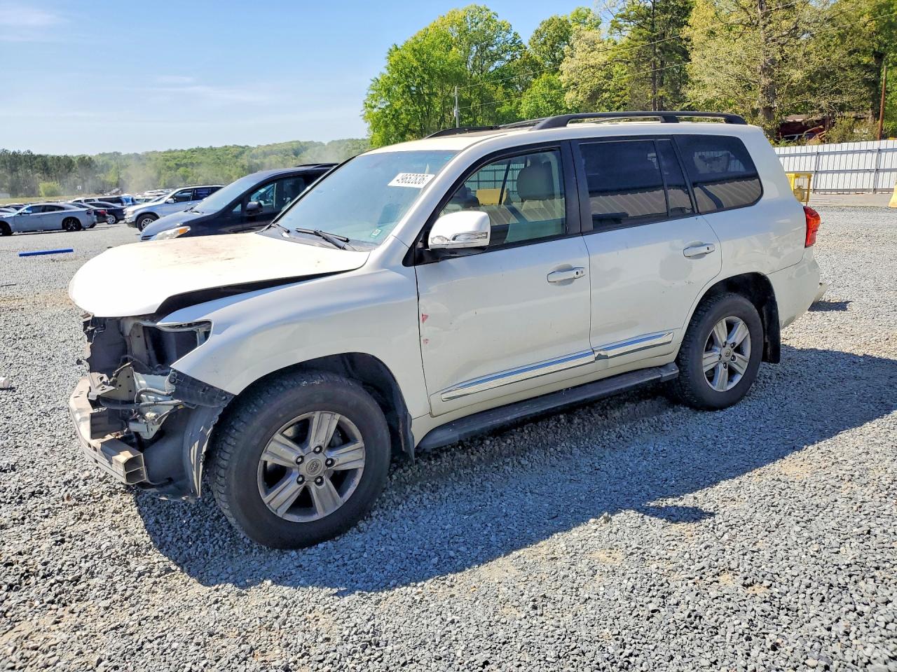 2014 Toyota Land Cruiser, VIN JTMHY7AJ9E4022199 — Front end