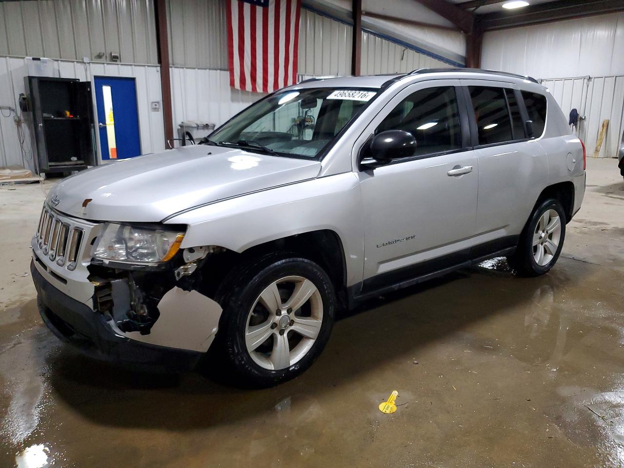 2012 Jeep Compass Latitude, VIN 1C4NJDEB4CD662293 — Front end