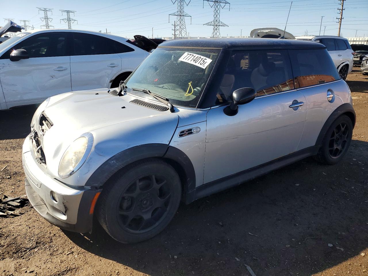 2005 MINI Hardtop S, VIN WMWRE33495TD91552 — Зад