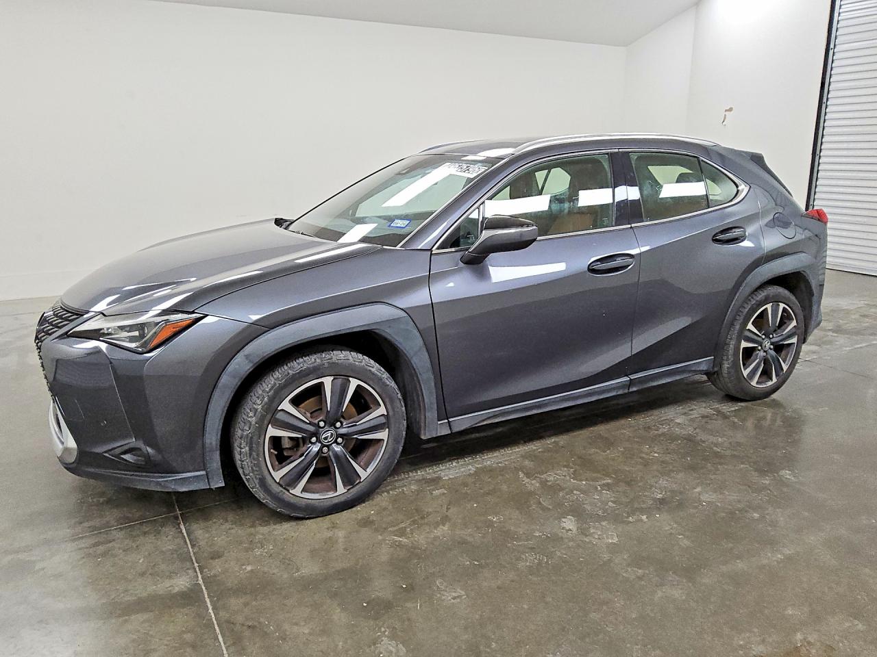 2022 Lexus UX 200, VIN JTHX3JBH0N2049479 — Auction photo
