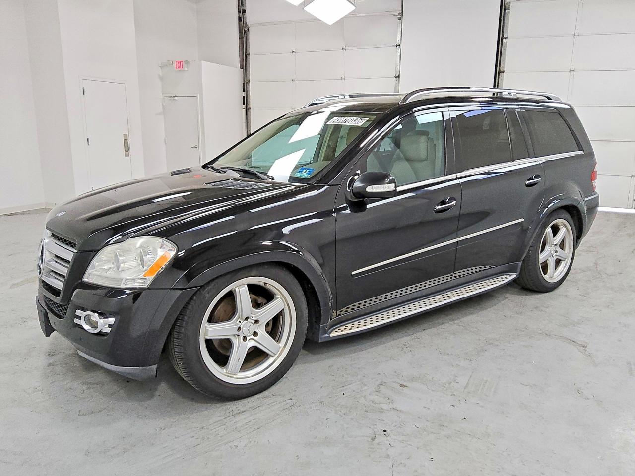 2008 Mercedes-Benz GL 550, VIN 4JGBF86EX8A319383 — Normal wear