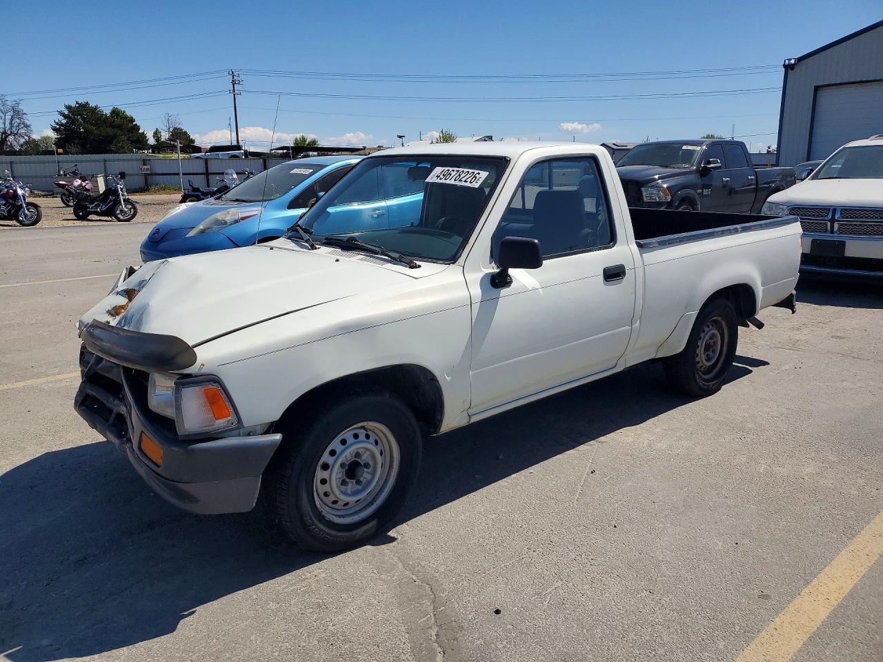 1992 Toyota Pickup, VIN 4TARN81A0NZ033948 — Front end