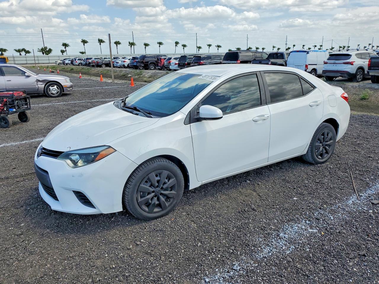 2014 Toyota Corolla LE, VIN 2T1BURHE9EC162417 — Side