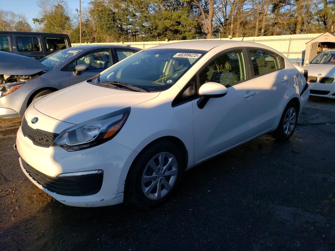 2017 Kia Rio LX, VIN KNADM4A35H6115351 — Зад