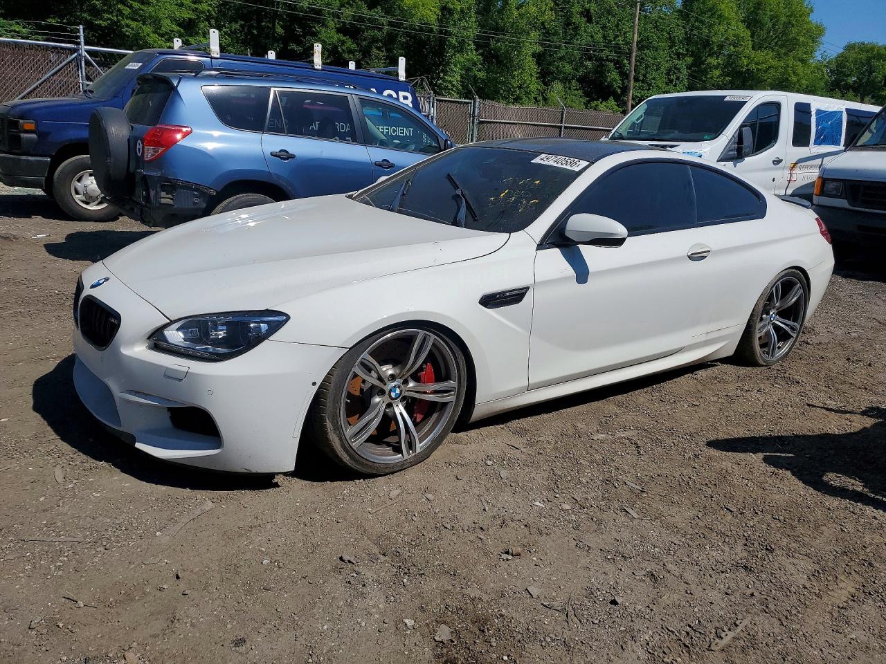 2013 BMW M6, VIN WBSLX9C51DC968822 — Перед