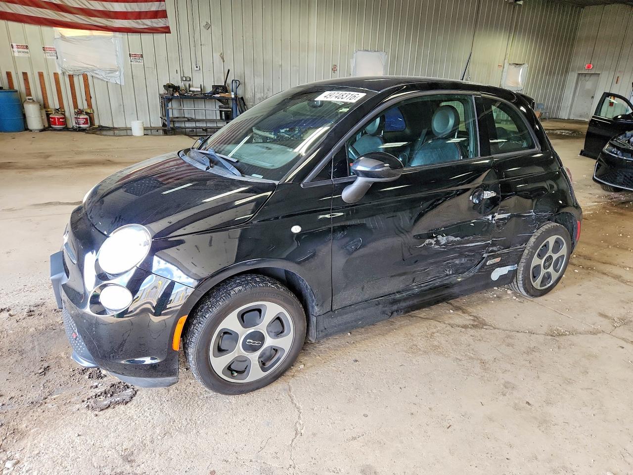2015 FIAT 500e, VIN 3C3CFFGE7FT732562 — Бок