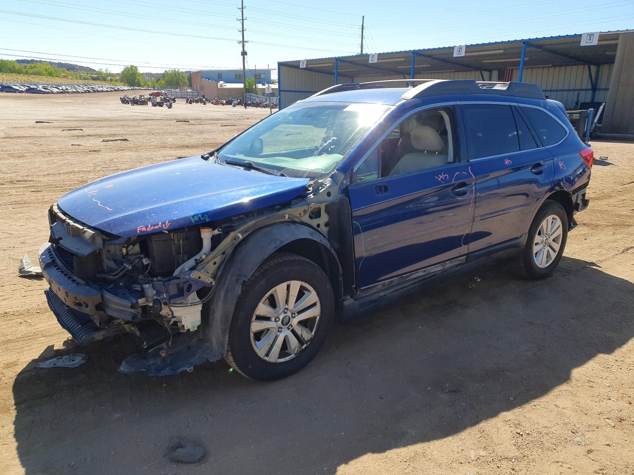 2016 Subaru Outback Premium, VIN 4S4BSAFC0G3310096 — Rear end
