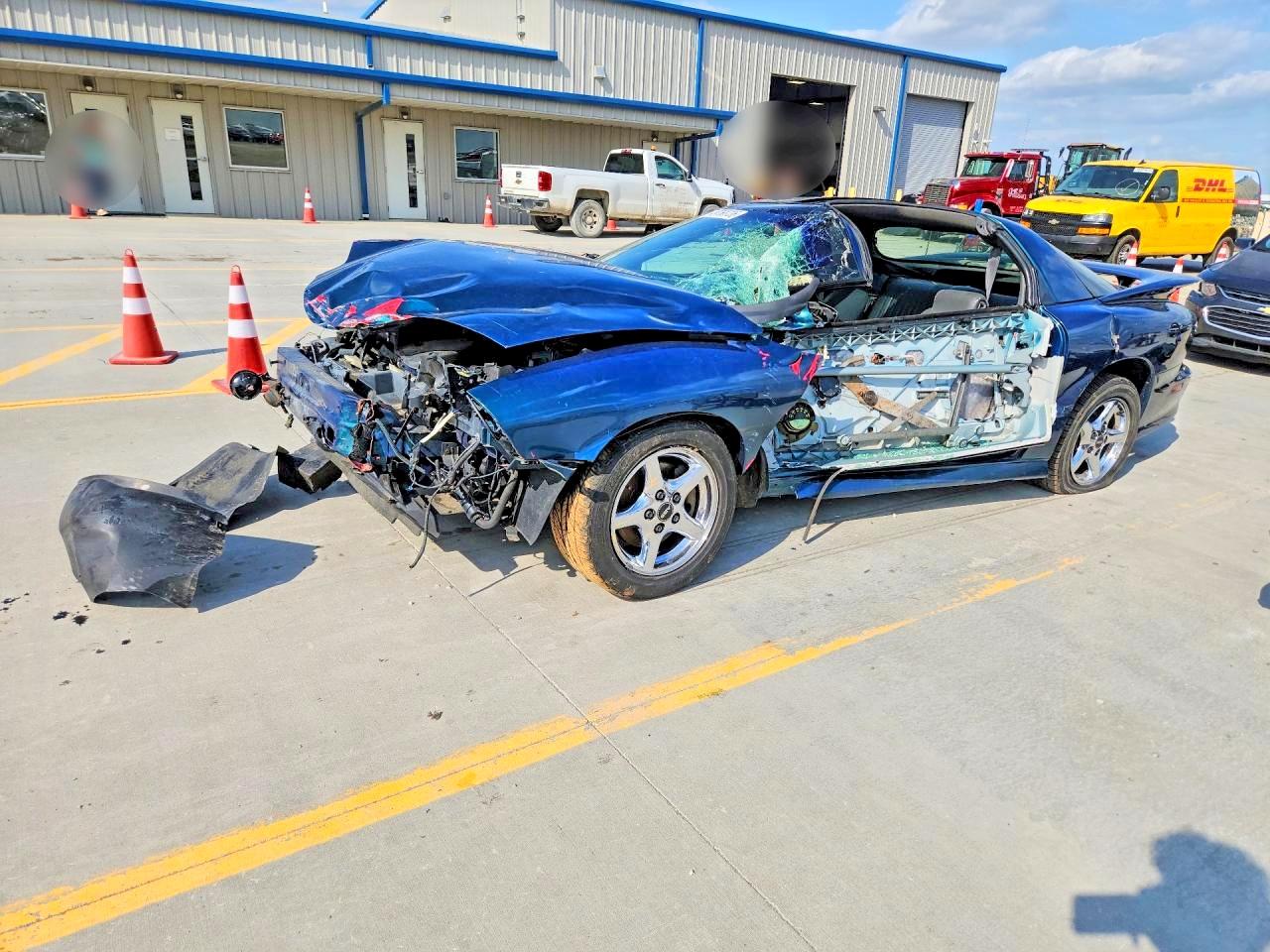 1998 Pontiac Firebird Formula, VIN 2G2FV22G9W2205653 — Side