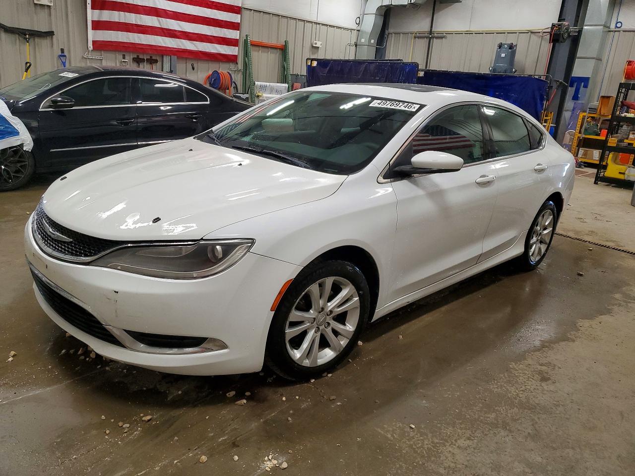 2015 Chrysler 200 Limited, VIN 1C3CCCAB2FN713729 — Front end