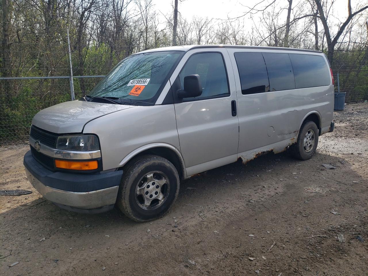 2006 Chevrolet Express Passenger, VIN 1GNFG15T861134800 — Rear end
