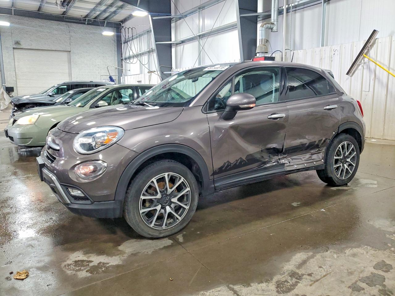 2017 FIAT 500X Trekking, VIN ZFBCFYCB8HP518628 — Бок