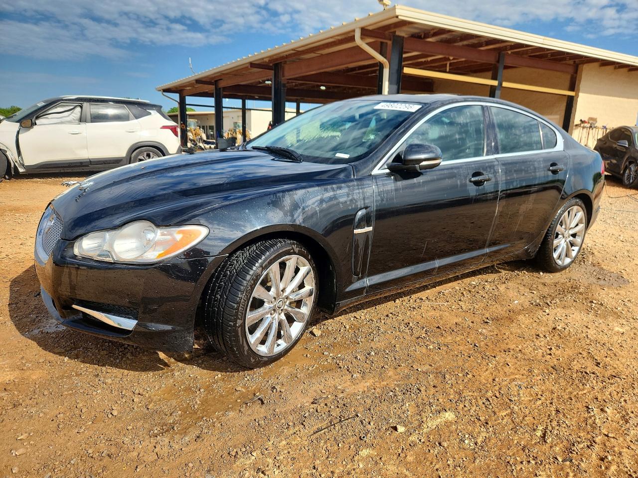 2011 Jaguar XF Premium, VIN SAJWA0GB0BLR88379 — Пожар в моторном отсеке