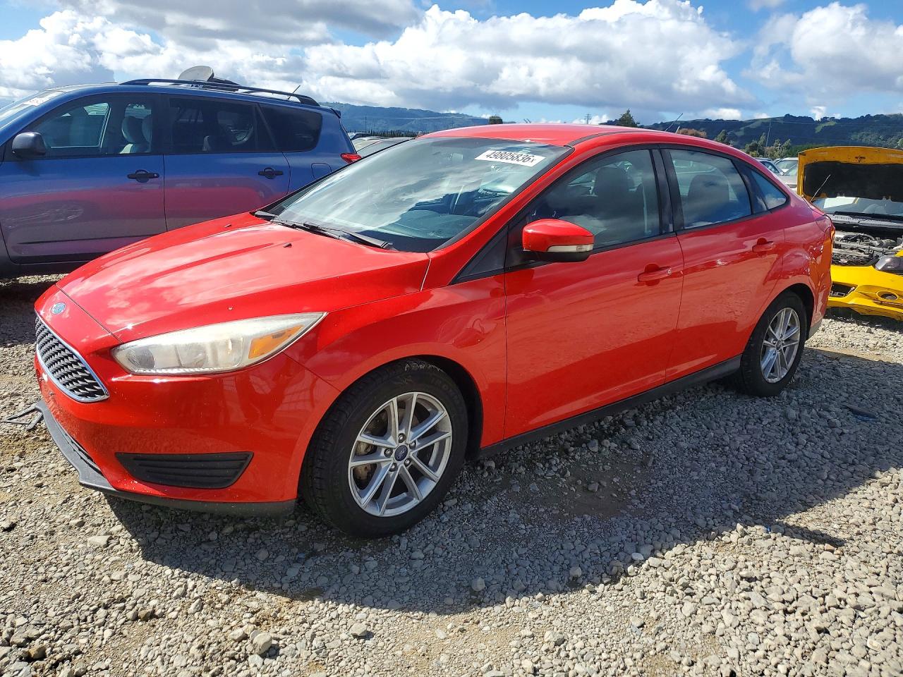 2017 Ford Focus SE, VIN 1FADP3F20HL331491 — Мелкие вмятины и царапины