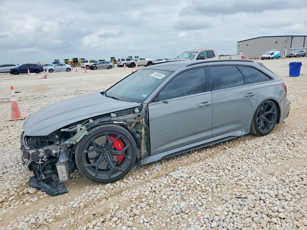 2021 Audi RS 6, VIN WUA1CBF2XMN905485 — Front end