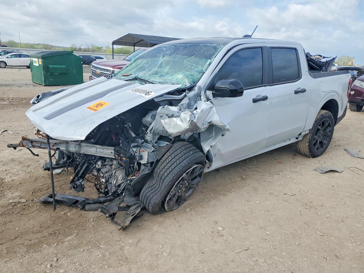 2025 Ford Maverick XLT, VIN 3FTTW8JA3SRB76545 — Front end