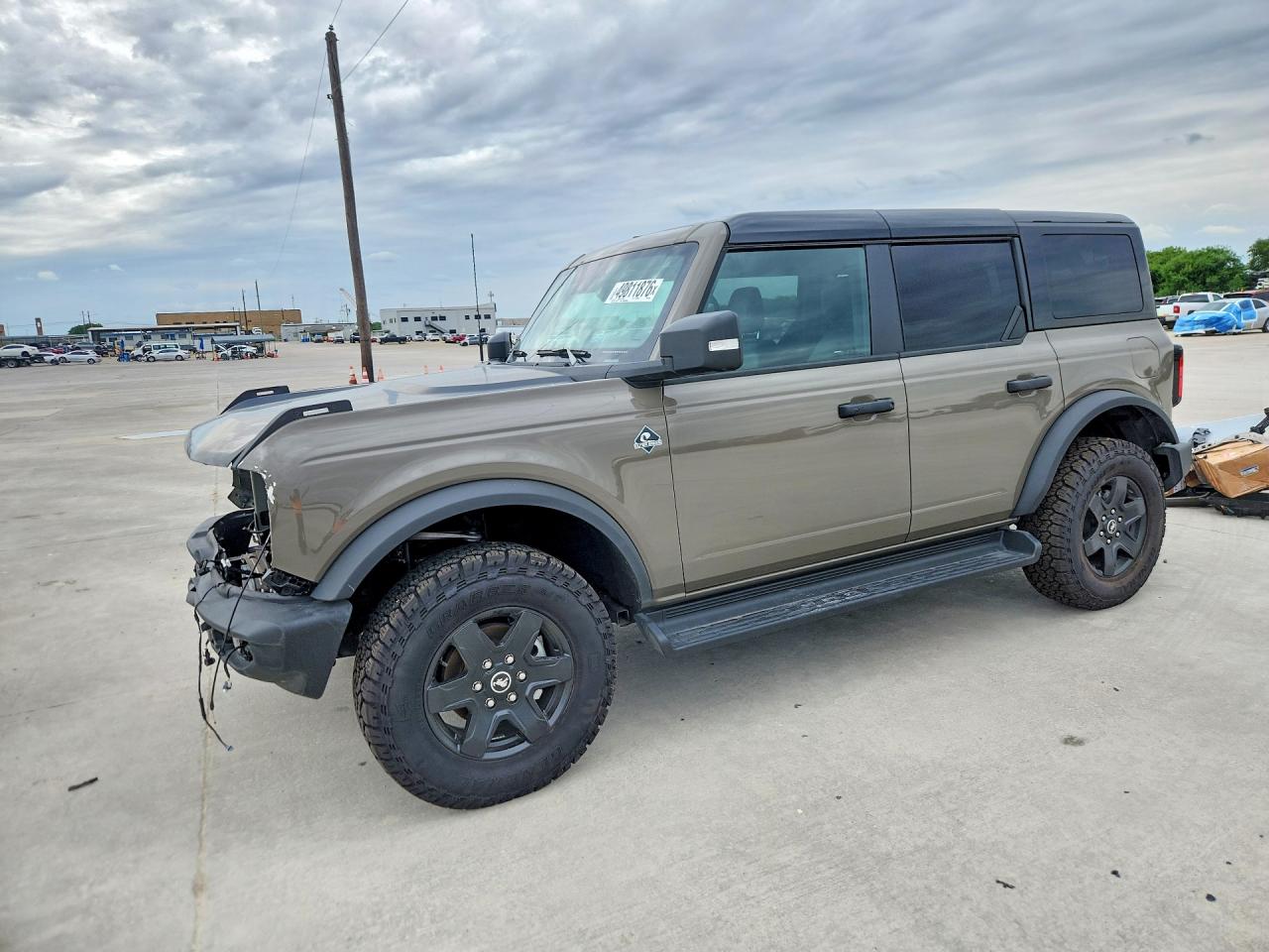 2025 Ford Bronco Outer Banks, VIN 1FMDE8BH4SLB07666 — Front end