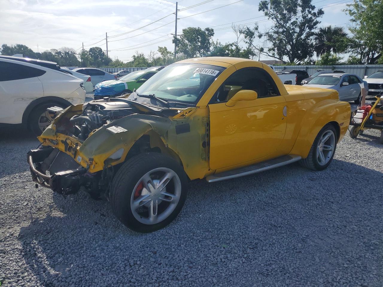2003 Chevrolet SSR LS, VIN 1GCES14P63B100691 — Front end