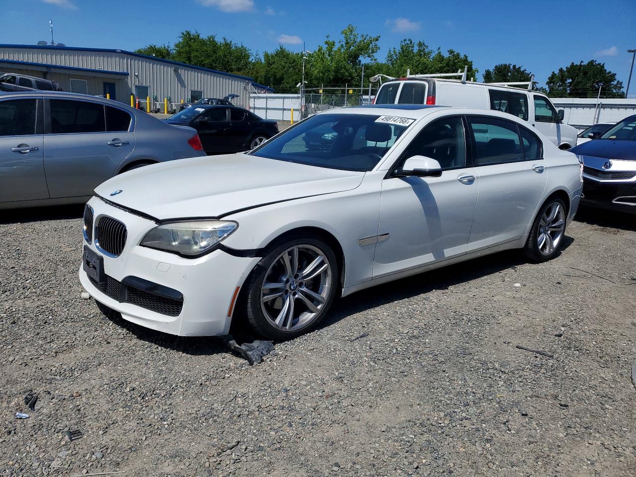 2013 BMW 7 Series 740Li, VIN WBAYE4C50DDW22595 — Front end