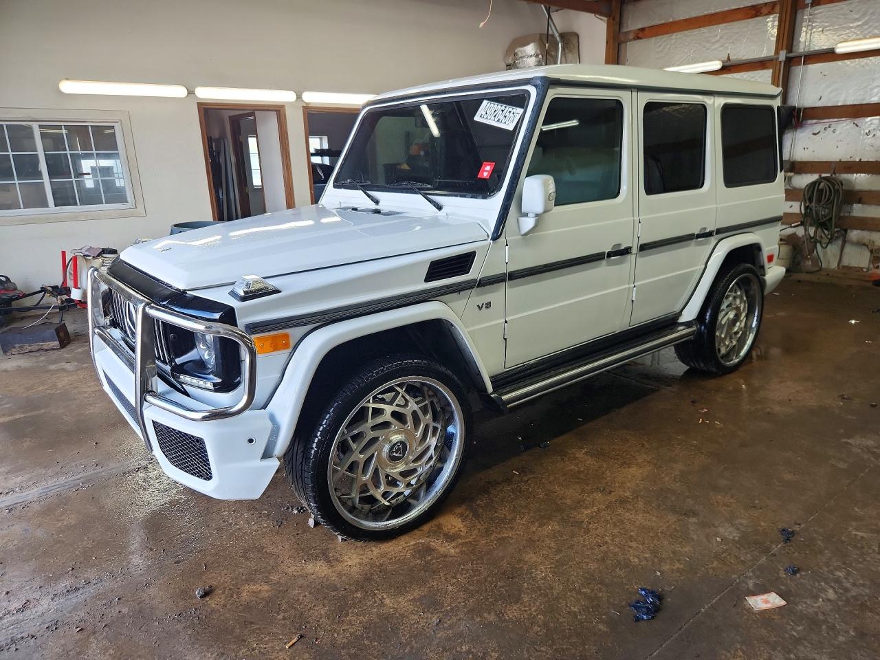 2003 Mercedes-Benz G 500, VIN WDCYR49E03X138822 — Minor dents and scratches